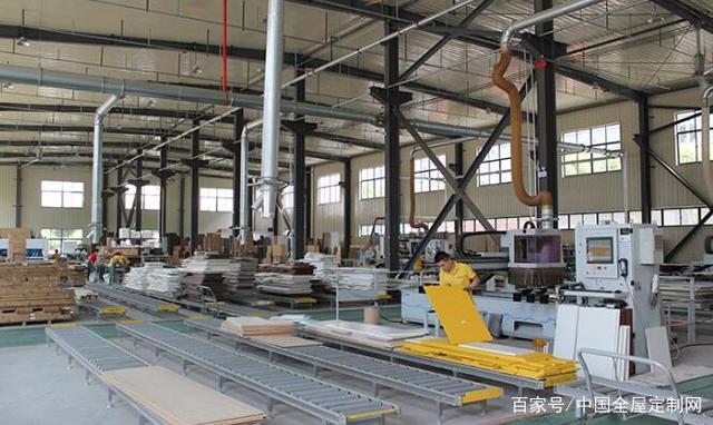 定制VS木工，什么才是衣柜選擇的關(guān)鍵？細(xì)分這幾點(diǎn)，讓選擇不再糾結(jié)！